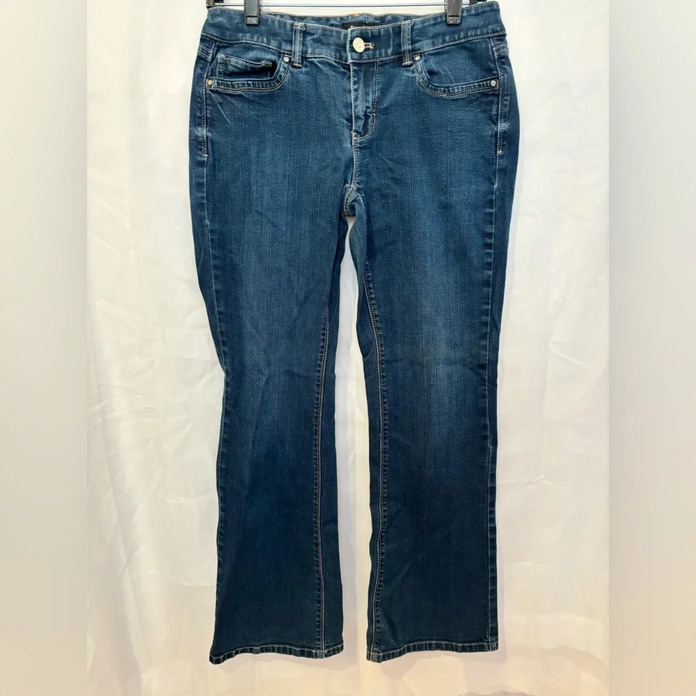 White House Black‎ Market Women's Low Rise Contour Boot Leg Jeans, size 6S